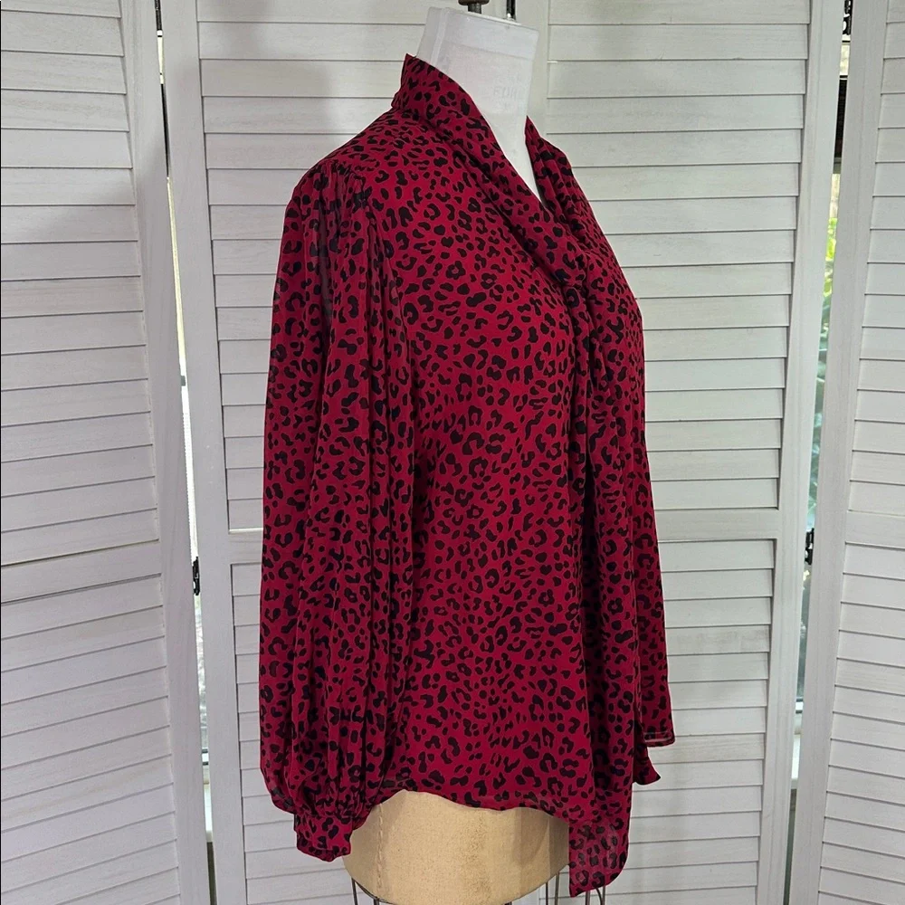 Chico’s Red Leopard Tie-Neck Blouse Size 3 (16) XL - Picture 6 of 16